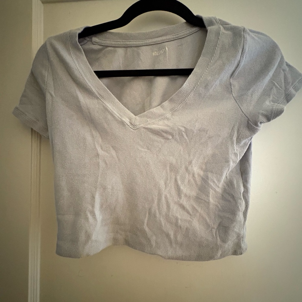 Hollister Women's Light Gray V-Neck Crop Top